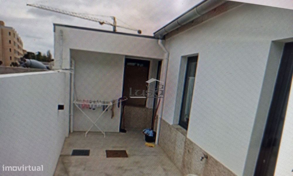 Casa T1, totalmente requalificada, junto à casa de saúde da Boavist...