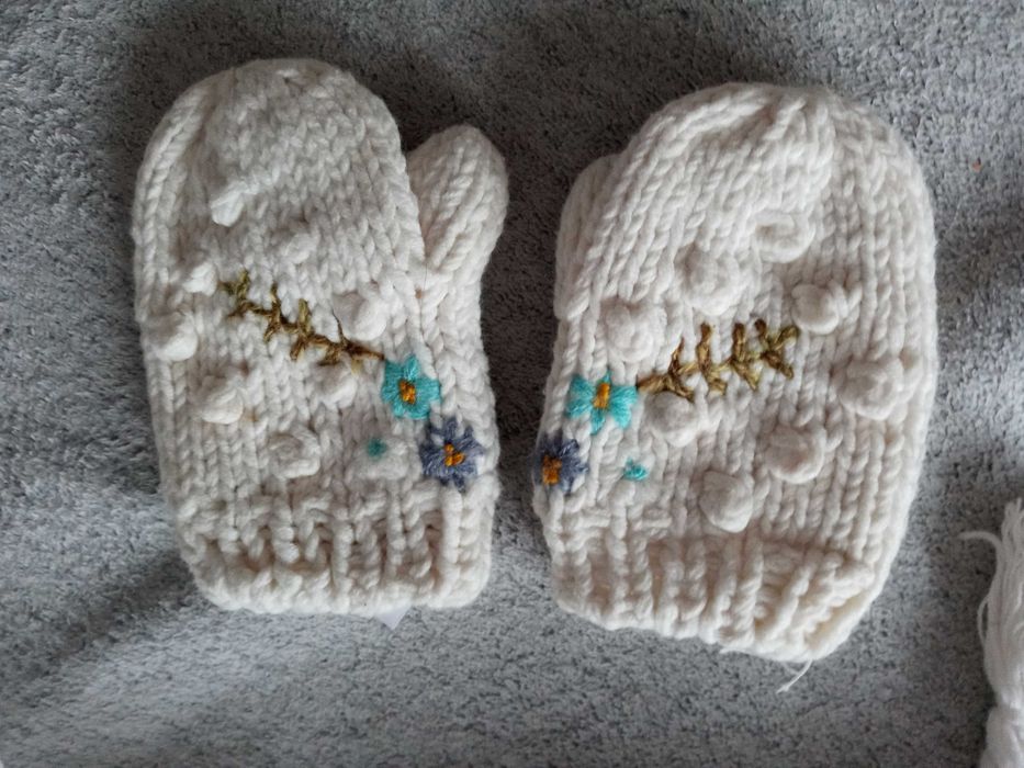 Sprzedam zestaw czapka+rękawiczki