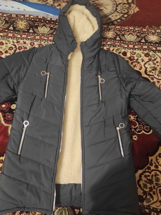 Жіноча куртка на овчині чорного кольору розмір 50-52