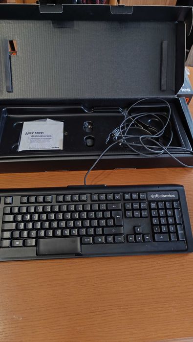 SteelSeries Apex M800 – w 100% sprawna, podświetlenie RGB