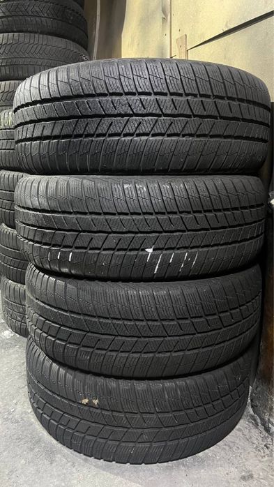 Комплект зимової гуми 235/55/18 Barum