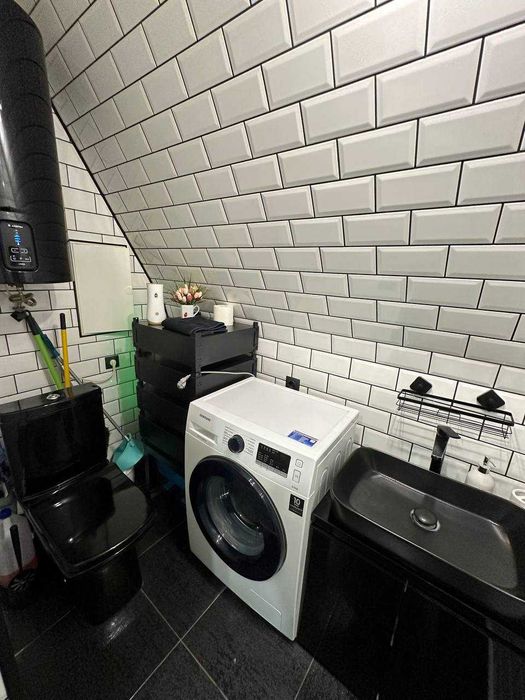 Будинок для відпочинку чи бізнесу на березі водойми_M