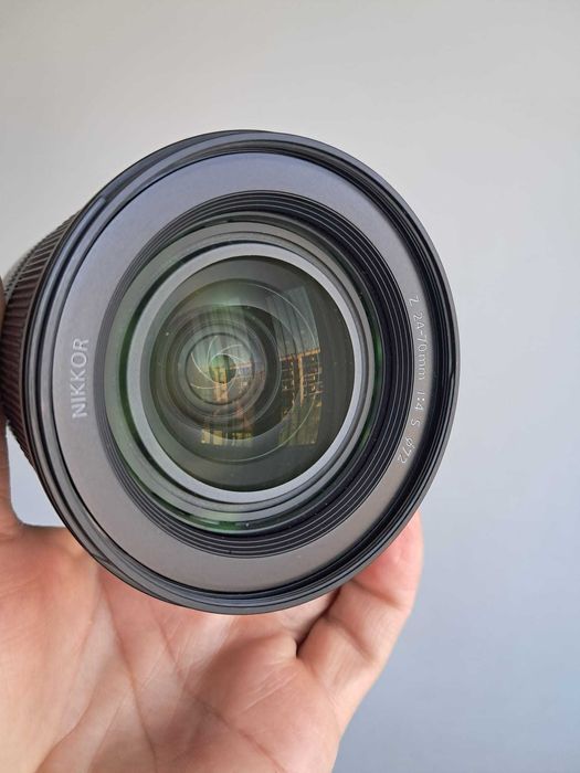 Nikkor 24-70 f4 pod Nikon Z