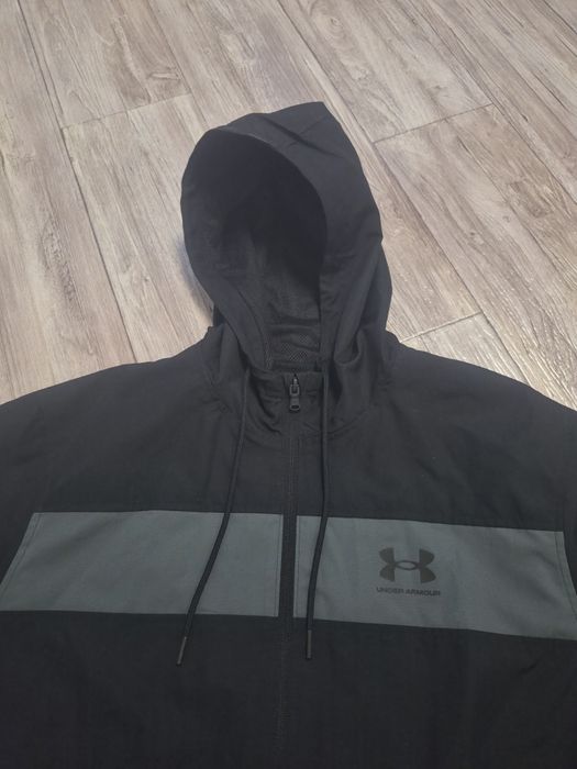 Спортивная ветровка куртка Under Armour Оригинал Размер Л
