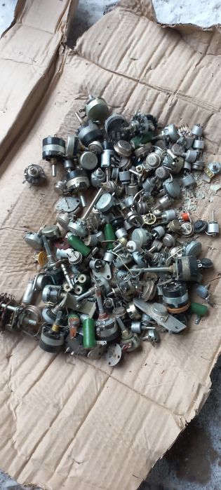 Плати радіодеталі радіатори