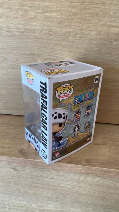 Funko Pop! One Piece -Trafalgar Law #1016 Edição Limitada Glow Chase