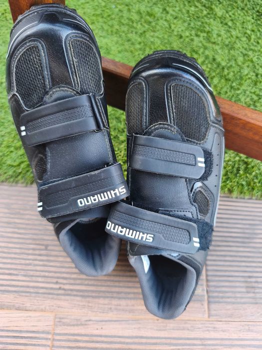 Calçado para ciclismo com cleats