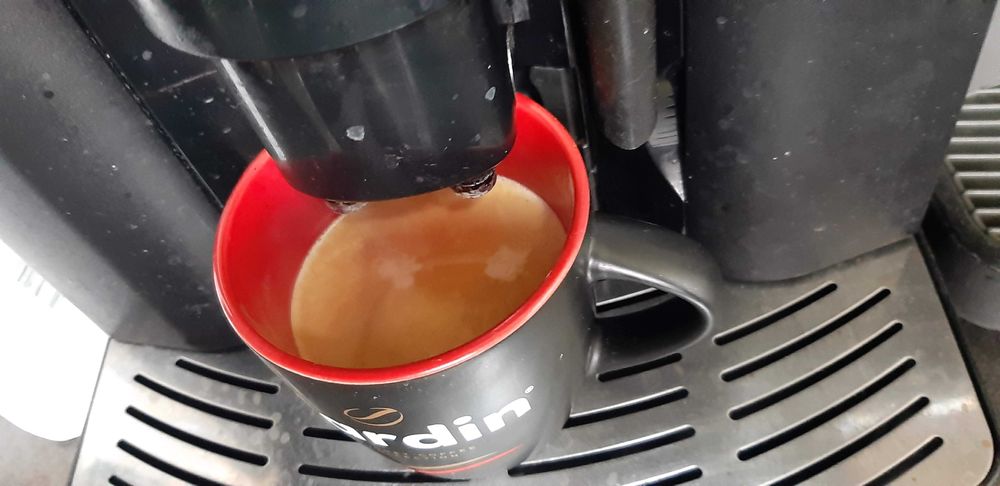 Кавомашина Delonghi Magnifica ESAM 3000.B Кофемашина автоматическая