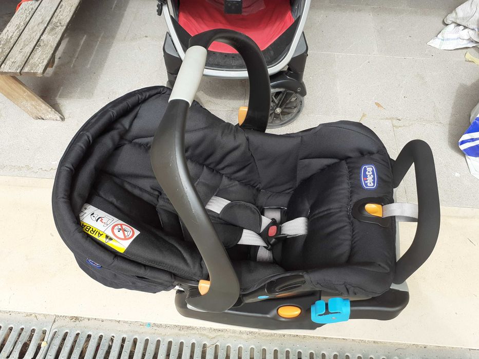 Cadeira auto (Ovo) Chicco Keyfit 0+ com base isofix - IMPECÁVEL