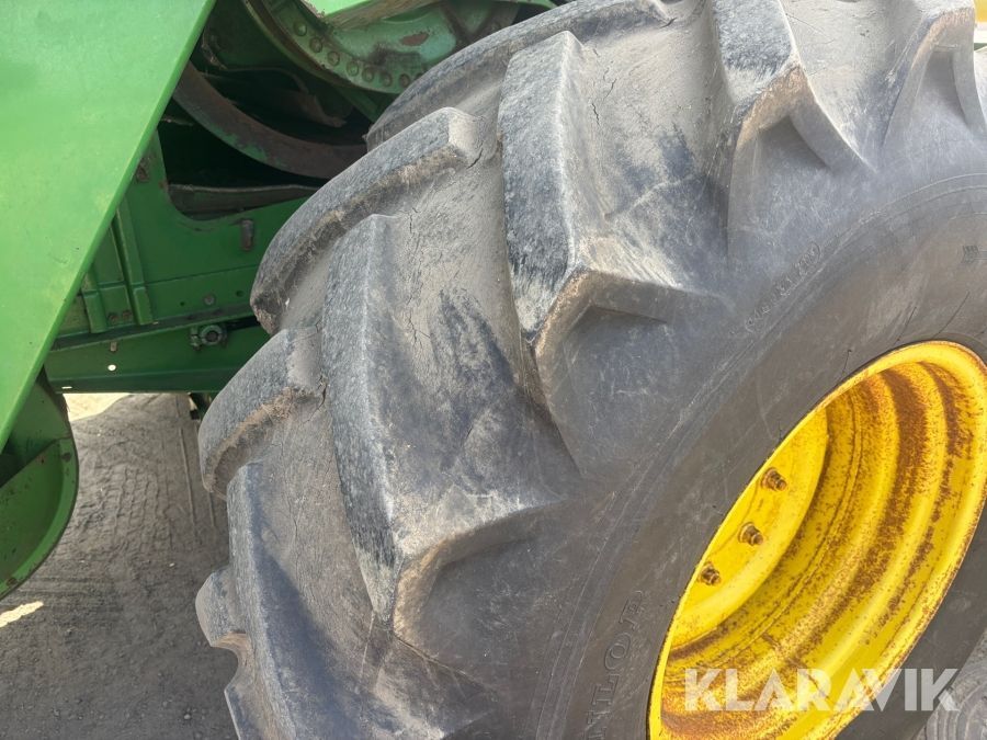 Продам  комбайн John Deere 955
