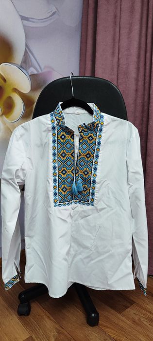 Продаю вишиванку на хлопчика