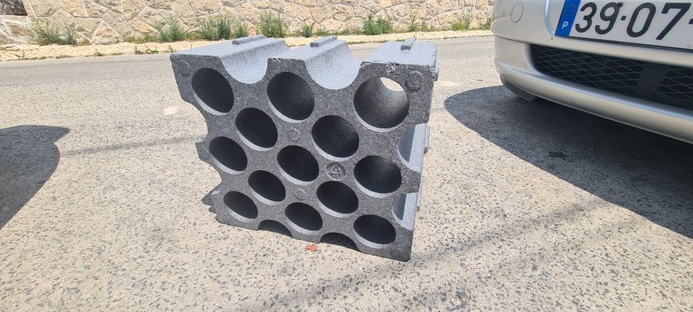 Garrafeira em esferovite