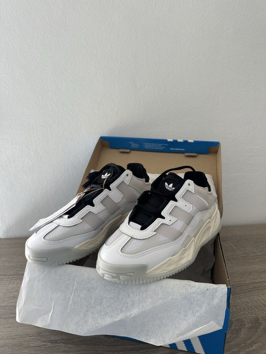 Adidas Niteball novas