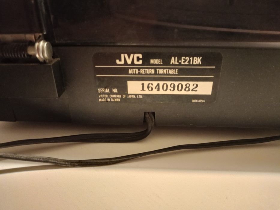 Gramofon JVC AL-E21BK