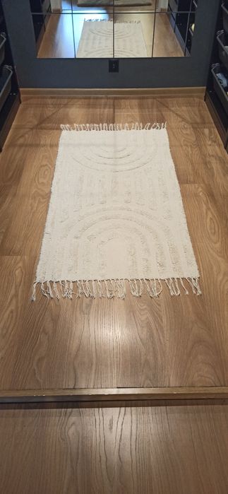 Dywan/dywan beżowy.