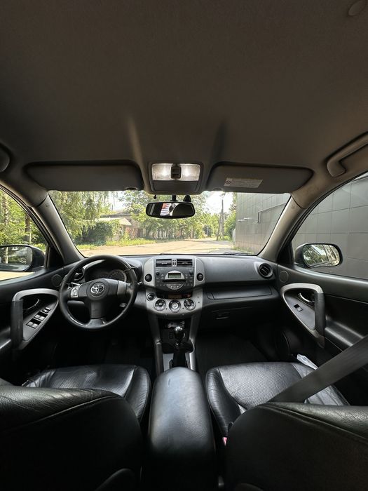 Toyota Rav 4 ,2.2 дизель/повний привід/ механіка.В доброму стан