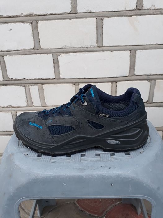 Lowa кроссовки оригинальные натуральная кожа раз 38-38,5