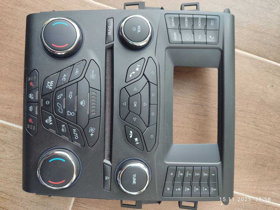 Система SYNC 1 з Ford Mondeo 5