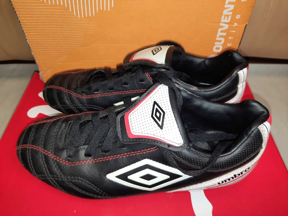 Продам футбольные бутсы Umbro на подростка