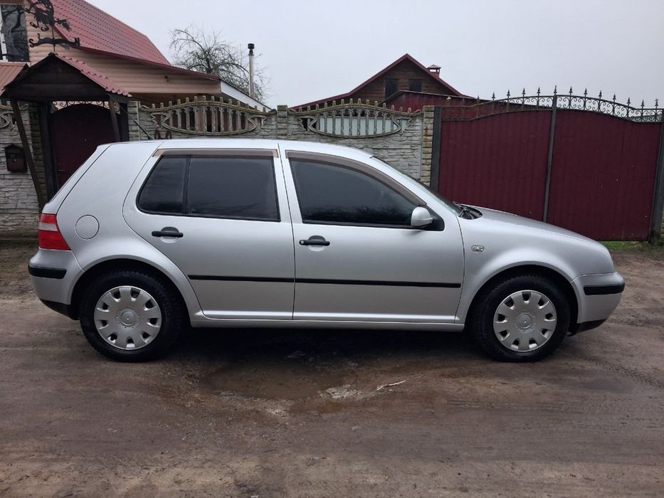 Продам Volkswagen Golf 4 1.4 16 V