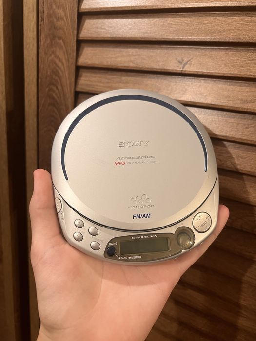 Sony CD Walkman D-NF611 (MP3 / FM Radio / G-Protection) — Відмінний стан