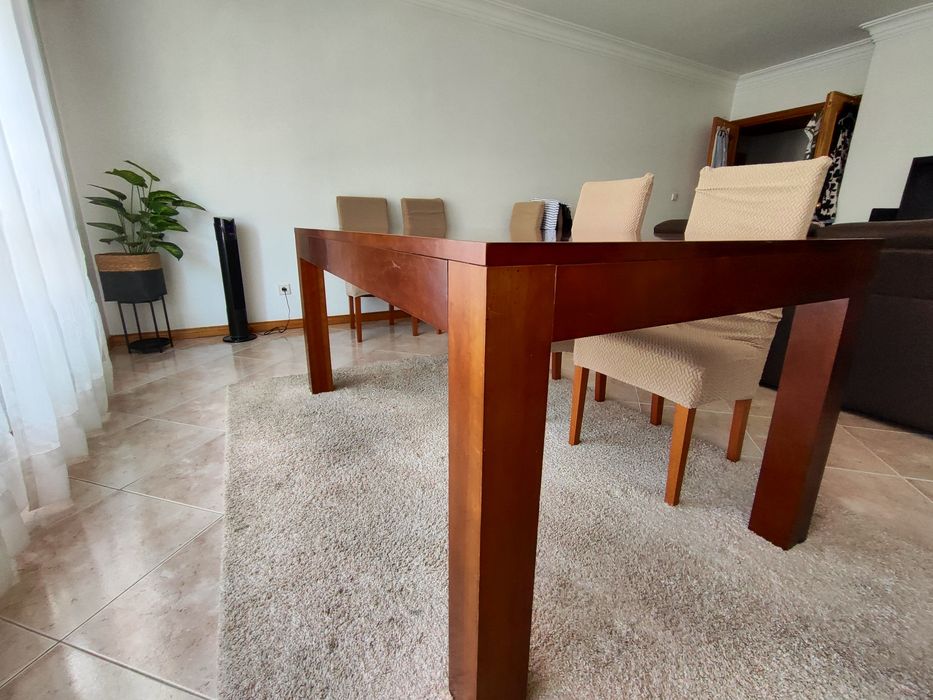 Mesa de sala extensível (madeira maciça)