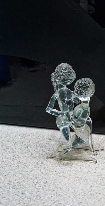 Seksowna szklana figurka para w miłosnym uścisku vintage