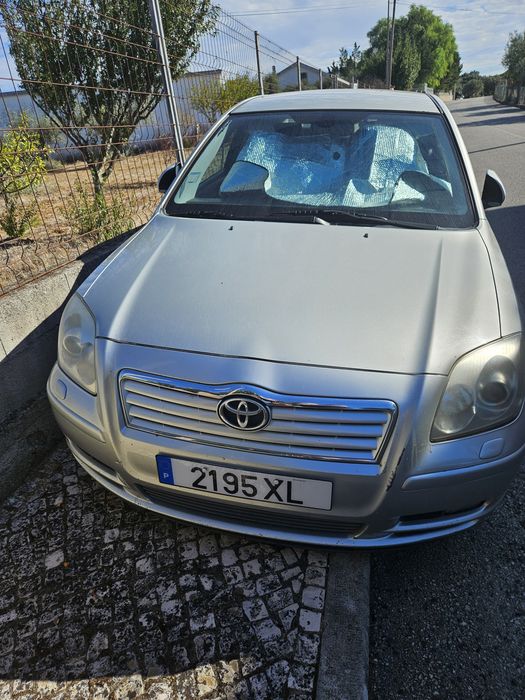 Toyota Avensis 2.0 D-4D (2004)