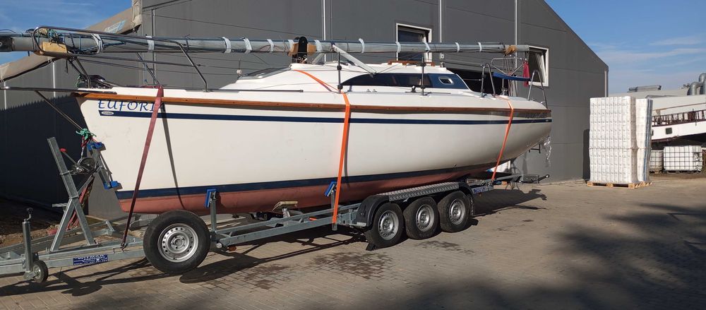 Jacht Janmor 28 żaglówka żaglowy  przyczepa nowa 3 osie