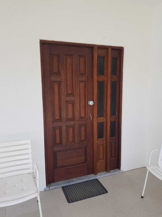 portas e janelas em madeira exótica