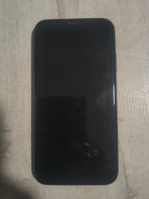 продам IPhone 11
