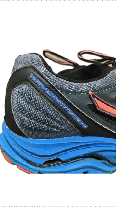 Бігові кросівки mizuno wawe inspire 14