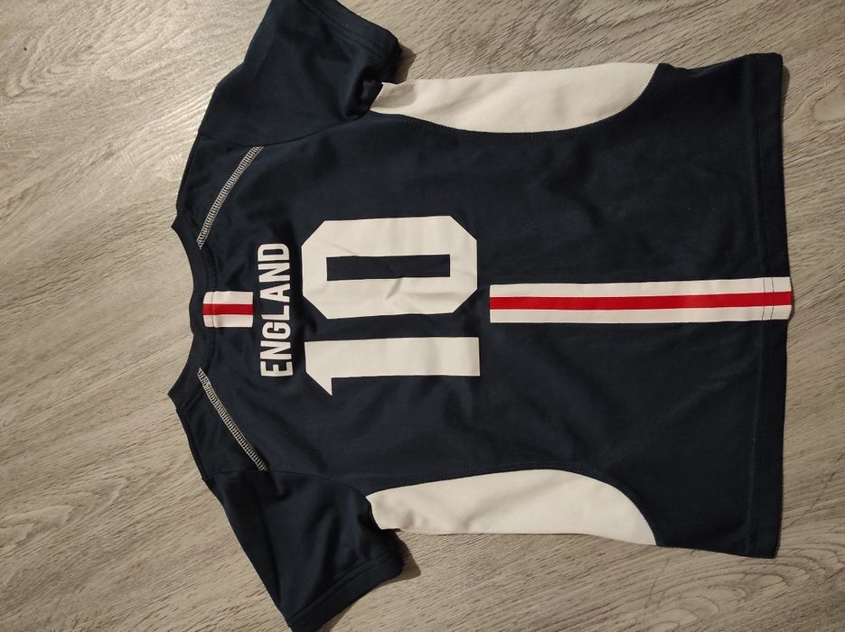 Футбольні форми, футболки, шорти