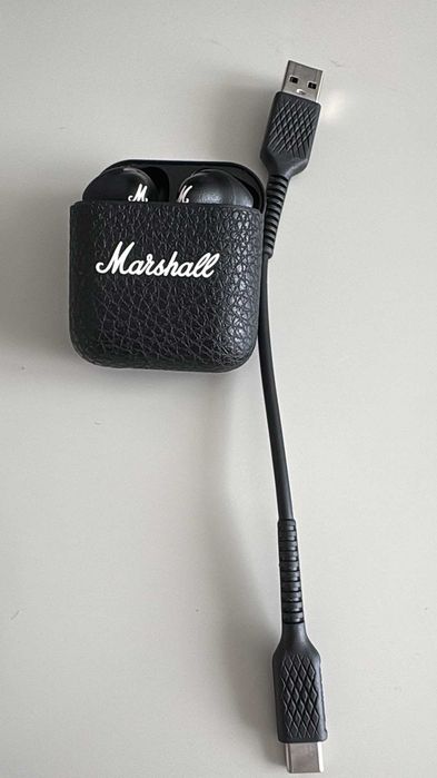Marshall Minor IV — Auriculares Bluetooth TWS Pretos (c/ estojo e cabo)