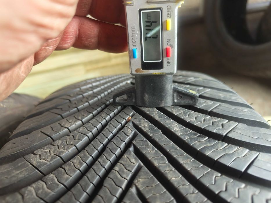 Opony zimowe uzywane 215 55 R17 Michelin 2021 rok 2 sztuki z46