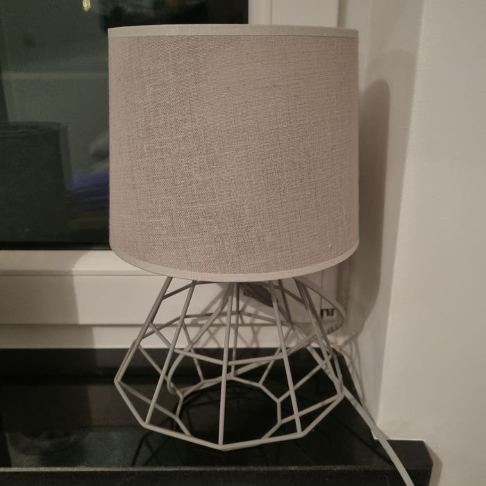 Lampa stołowa z abażurem