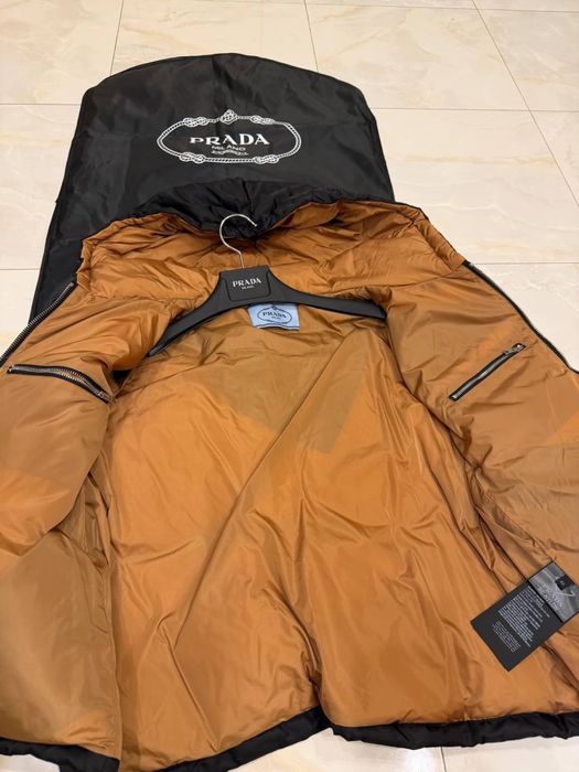 Prada куртка, 40р