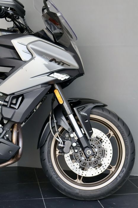 Cf moto mt700 ( apenas 990 kms)