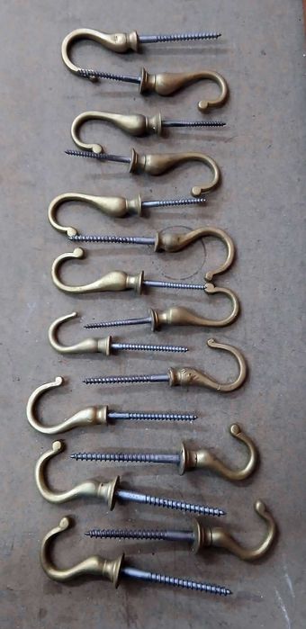 Ganchos / Cabides Antigos para Roupa