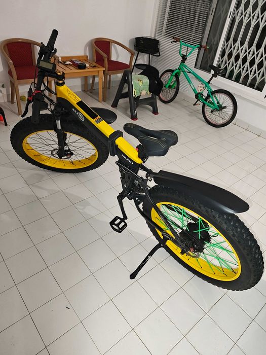 Bicicleta eletrônica Bezior x1000 acelerar e andar