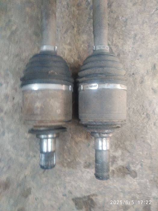 Піввісь задня Паджеро Вагон 2008