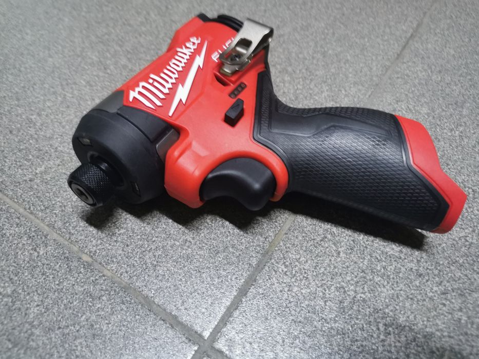 Milwaukee M12 3453 Impact ( FID2-0 ) або 3450 м12 compact