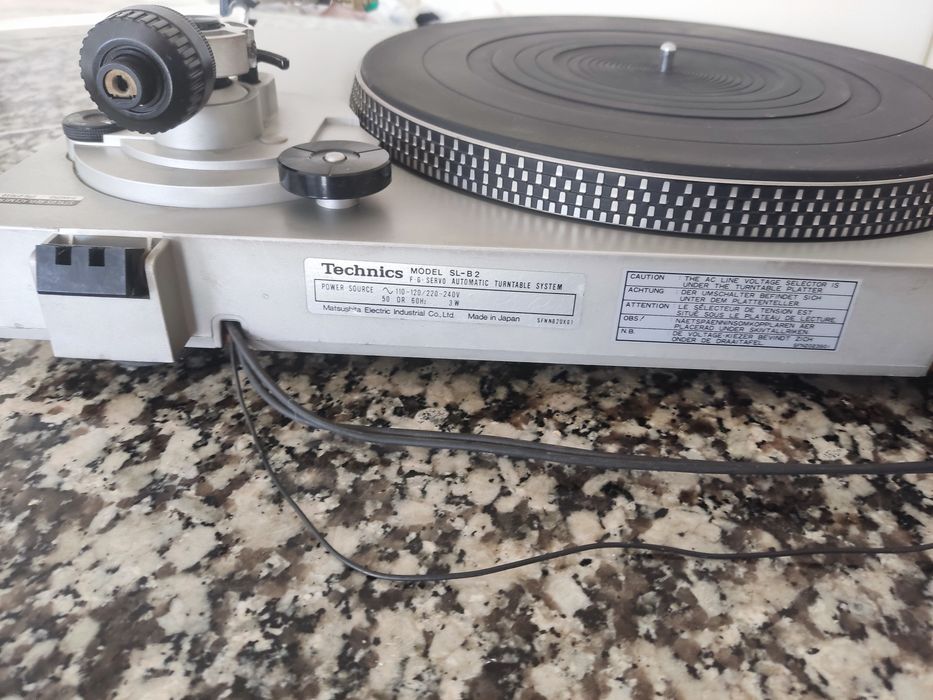 Toca-discos Technics SL-B2