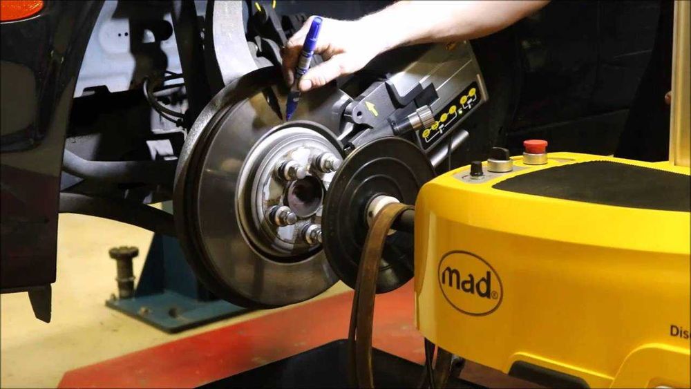 Проточка гальмівних дисків (Дарницька пл., автосервіс "4 КОЛЕСА")