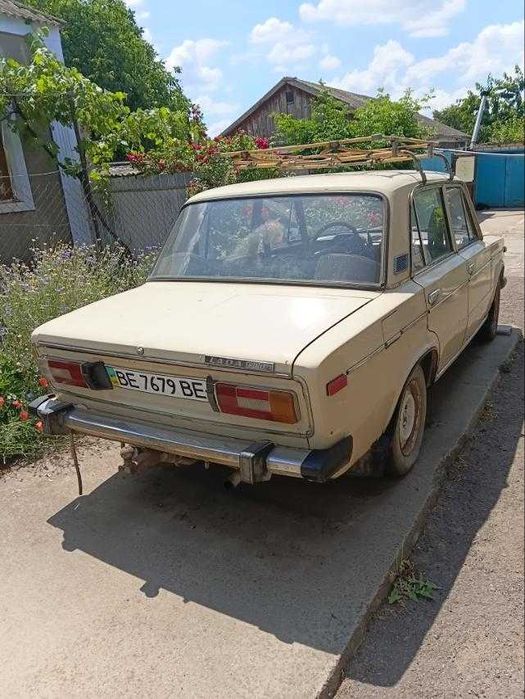 Автомобіль ВАЗ 2106