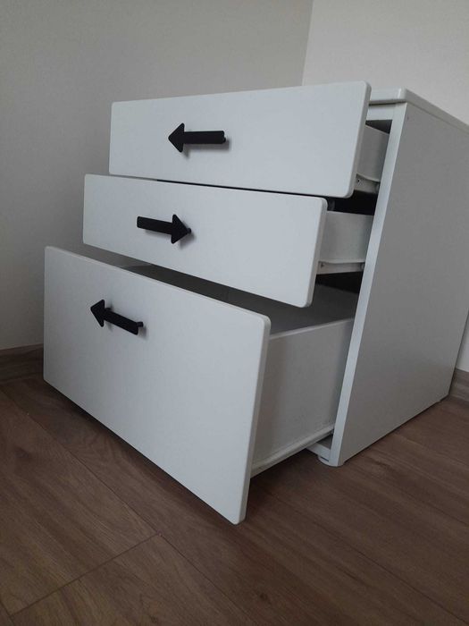 SMÅSTAD / PLATSA Komoda 3 szuflady biała