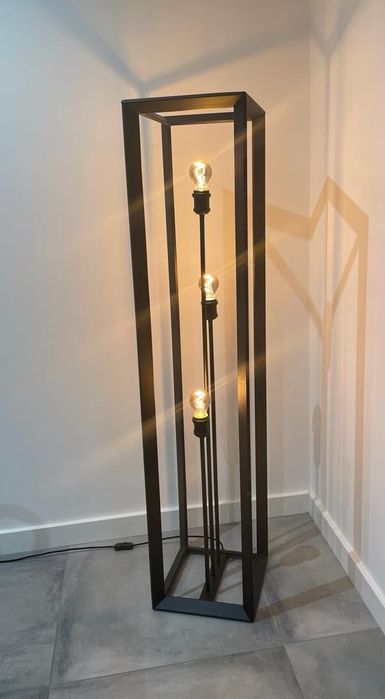 Lampa stojąca loft
