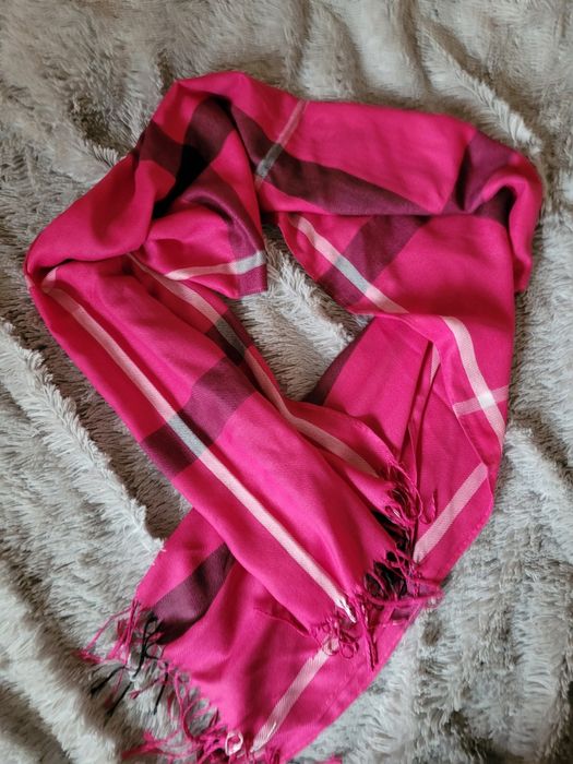 Nowy bez metki szalik fuksjowy