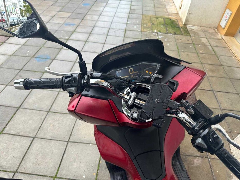 Honda PCX 2022 - Única dona