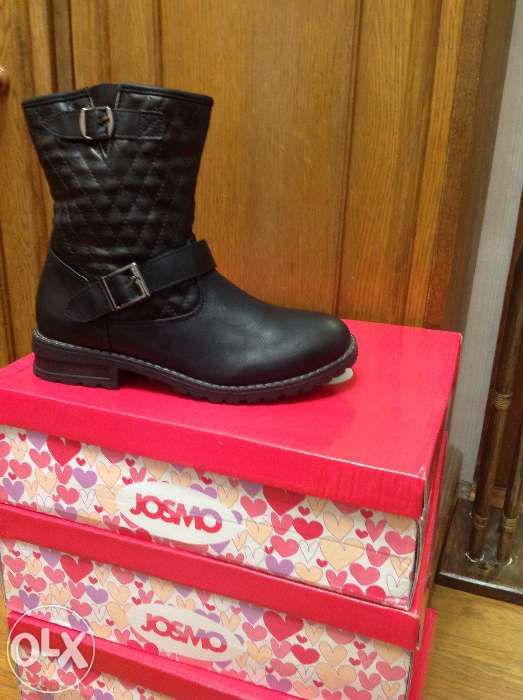 Стильные демисезонные сапожки на 35 размер